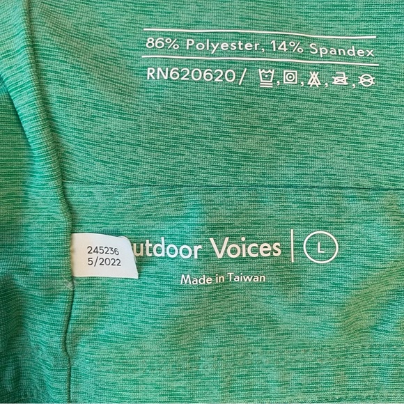 EUC Outdoor Voices Venus Crop in Jadeite, Textured Compression, Size Large - Picture 2 of 3